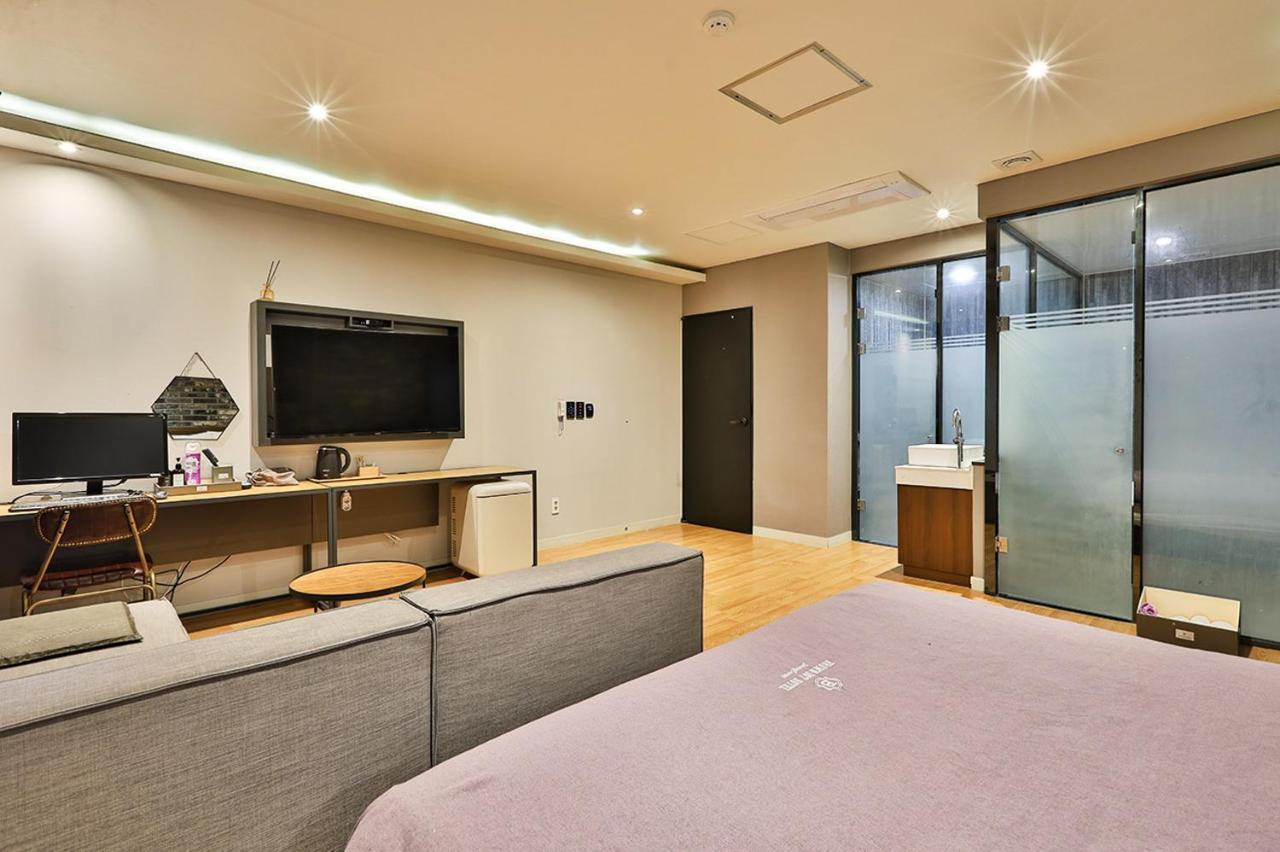 Brown Dot Hotel Jeonggwan Busan Exterior foto