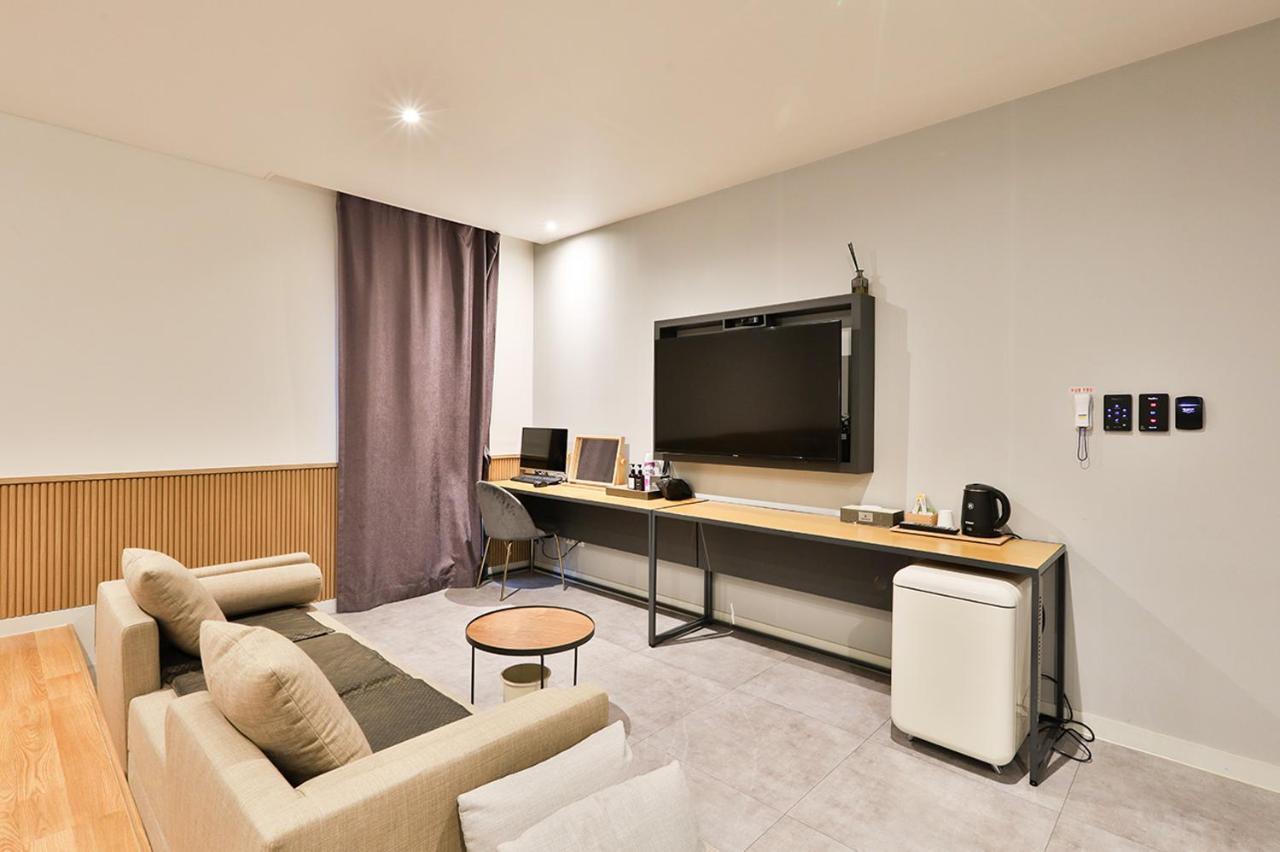 Brown Dot Hotel Jeonggwan Busan Exterior foto